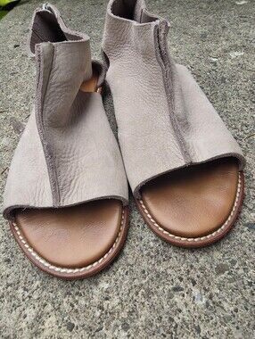 Free People Leather Peep-Toe Ankle Sandals — Light Taupe Sz 7 37 INUOVO